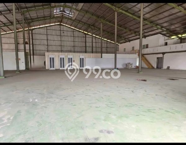 Unit Gudang Disewakan di Cikarang di Area Ramai & Strategis Unit Gudang Disewakan di Cikarang di Area Ramai & Strategis
