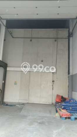Dijual Gudang Kawasan Strategis di Cakung, Luas 180m², Jalan Raya Dijual Gudang Kawasan Strategis di Cakung, Luas 180m², Jalan Raya
