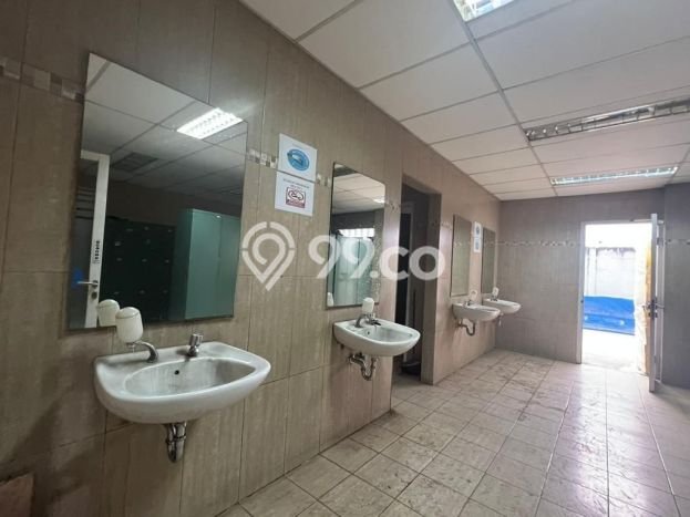 Disewakan Gudang di Cikarang Pusat Bekasi LT 9720m2, LB 5952m2 Disewakan Gudang di Cikarang Pusat Bekasi LT 9720m2, LB 5952m2