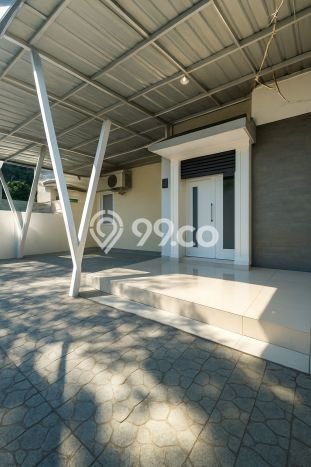 For Sale Rumah 2 Kamar Lokasi Strategis Nyaman dan Strategis di Waru For Sale Rumah 2 Kamar Lokasi Strategis Nyaman dan Strategis di Waru