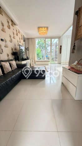 Rumah Elit Modern Tanpa Renovasi di Pakuwon City Surabaya Rumah Elit Modern Tanpa Renovasi di Pakuwon City Surabaya