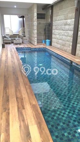Rumah Mewah LB 500m2 Siap Pakai Desain Elegan di Citraland, Surabaya Rumah Mewah LB 500m2 Siap Pakai Desain Elegan di Citraland, Surabaya