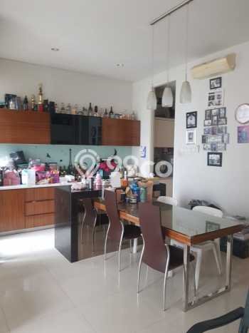 Hunian Elit LB 235m2 Siap Pakai Desain Elegan di Pakuwon Indah, Surabaya Hunian Elit LB 235m2 Siap Pakai Desain Elegan di Pakuwon Indah, Surabaya