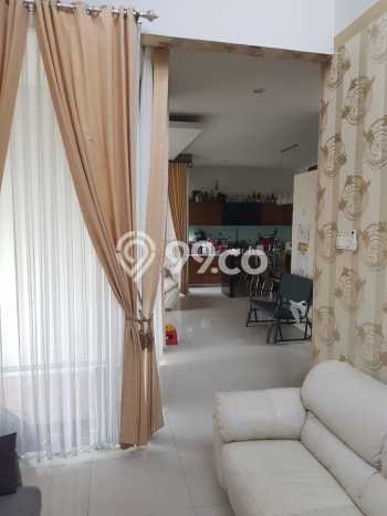 Hunian Elit LB 235m2 Siap Pakai Desain Elegan di Pakuwon Indah, Surabaya Hunian Elit LB 235m2 Siap Pakai Desain Elegan di Pakuwon Indah, Surabaya