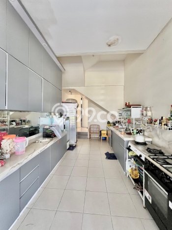 Dijual Rumah Premium dengan Fasilitas Sekitar Lengkap di Wiyung, Surabaya Dijual Rumah Premium dengan Fasilitas Sekitar Lengkap di Wiyung, Surabaya