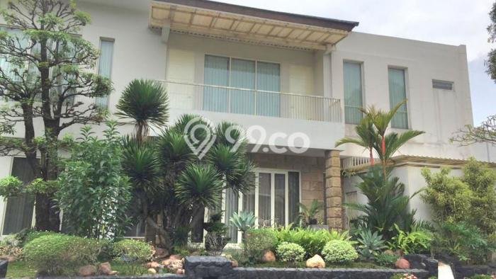 Rumah Mewah LB 500m2 Siap Pakai Desain Elegan di Citraland, Surabaya Rumah Mewah LB 500m2 Siap Pakai Desain Elegan di Citraland, Surabaya
