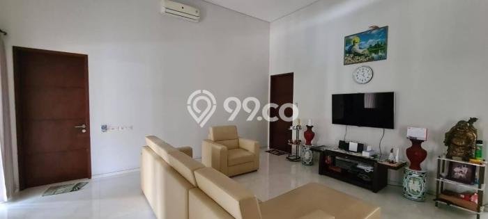 Dijual Rumah Premium dengan Fasilitas Sekitar Lengkap di Dukuh Pakis, Surabaya Dijual Rumah Premium dengan Fasilitas Sekitar Lengkap di Dukuh Pakis, Surabaya
