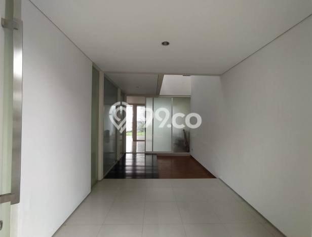 Rumah Elit LB 300m2 Siap Huni Desain Elegan di Citraland, Surabaya Rumah Elit LB 300m2 Siap Huni Desain Elegan di Citraland, Surabaya