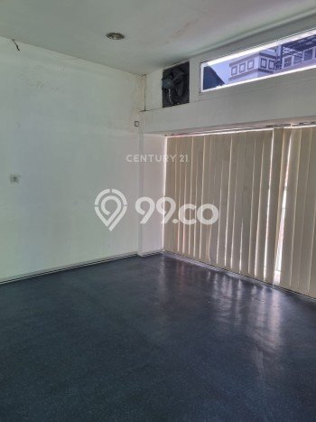 Area Strategis! Disewakan Ruko Lokasi Mampang Prapatan, Jakarta Selatan Cocok untuk Bisnis Area Strategis! Disewakan Ruko Lokasi Mampang Prapatan, Jakarta Selatan Cocok untuk Bisnis
