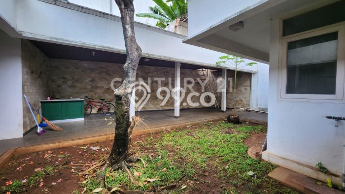 Siap Huni Rumah Mewah 4 Kamar di Kebayoran Baru Dekat ke Mana Saja Siap Huni Rumah Mewah 4 Kamar di Kebayoran Baru Dekat ke Mana Saja