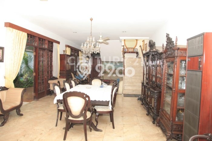 Rumah Eksklusif Siap Huni LT 1051m2 di Menteng, Jakarta Pusat Rumah Eksklusif Siap Huni LT 1051m2 di Menteng, Jakarta Pusat