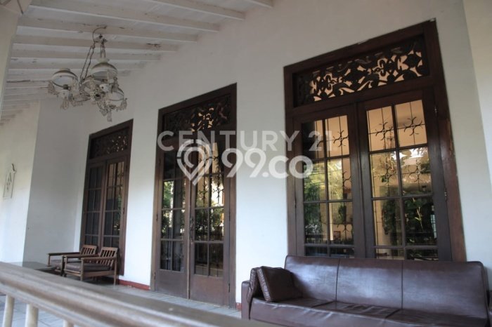 Rumah Eksklusif Siap Huni LT 1051m2 di Menteng, Jakarta Pusat Rumah Eksklusif Siap Huni LT 1051m2 di Menteng, Jakarta Pusat