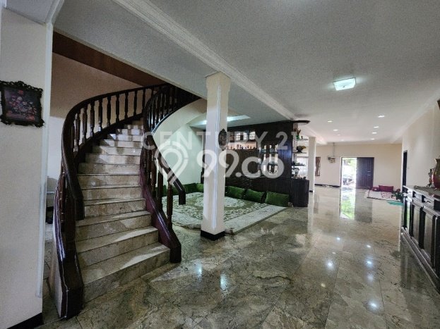 Rumah Eksklusif Siap Huni LT 951m2 di Menteng, Jakarta Pusat Rumah Eksklusif Siap Huni LT 951m2 di Menteng, Jakarta Pusat