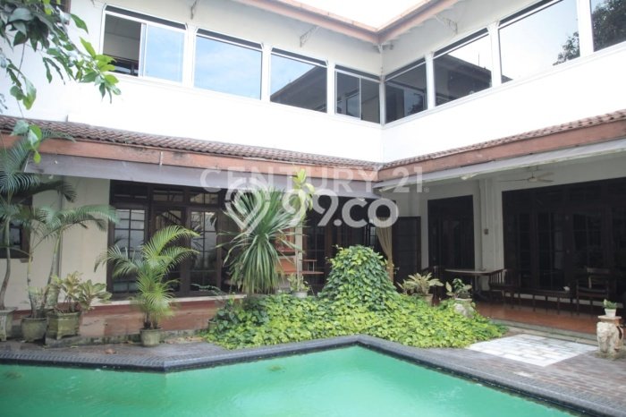 Rumah Eksklusif Siap Huni LT 1051m2 di Menteng, Jakarta Pusat Rumah Eksklusif Siap Huni LT 1051m2 di Menteng, Jakarta Pusat