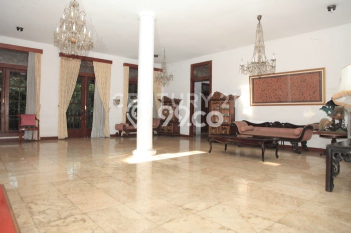 Rumah Eksklusif Siap Huni LT 1051m2 di Menteng, Jakarta Pusat Rumah Eksklusif Siap Huni LT 1051m2 di Menteng, Jakarta Pusat