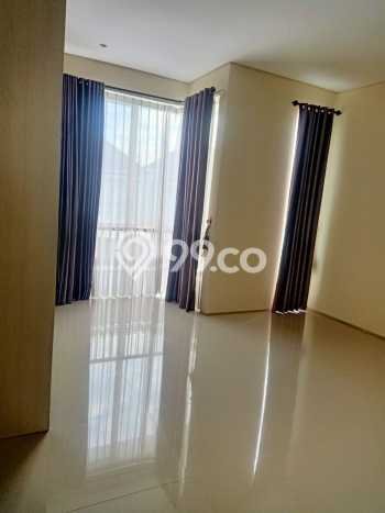 Rumah Luas Asri 5 KT Siap Huni di Citraland Surabaya Rumah Luas Asri 5 KT Siap Huni di Citraland Surabaya