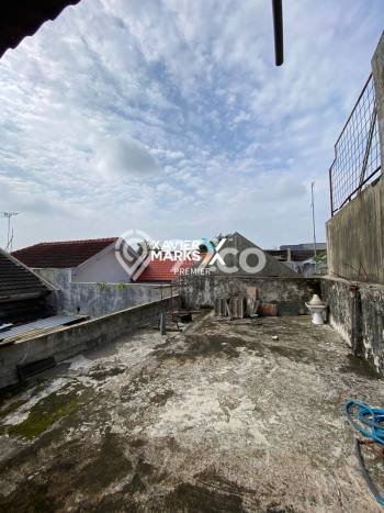 Rumah Menguntungkan di , Dekat Kawasan Bisnis, Malang - 8 Kamar Tidur Rumah Menguntungkan di , Dekat Kawasan Bisnis, Malang - 8 Kamar Tidur