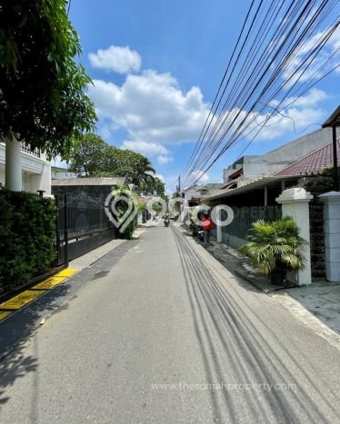 Hunian Mewah Siap Huni LT 280m2 di Kebayoran Lama, Jakarta Selatan Hunian Mewah Siap Huni LT 280m2 di Kebayoran Lama, Jakarta Selatan