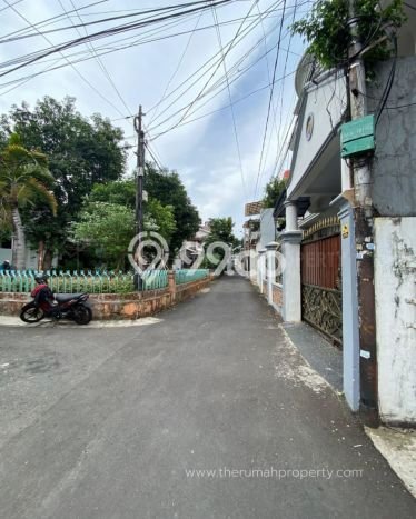 Rumah Kost Dijual di Tebet, Jakarta Selatan, 8 KT, 4 KM, Bangunan 150m2 Rumah Kost Dijual di Tebet, Jakarta Selatan, 8 KT, 4 KM, Bangunan 150m2