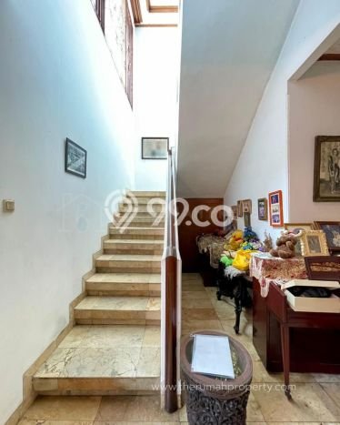 Hunian Mewah Siap Huni LT 280m2 di Kebayoran Lama, Jakarta Selatan Hunian Mewah Siap Huni LT 280m2 di Kebayoran Lama, Jakarta Selatan