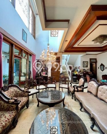 Hunian Mewah Siap Huni LT 280m2 di Kebayoran Lama, Jakarta Selatan Hunian Mewah Siap Huni LT 280m2 di Kebayoran Lama, Jakarta Selatan