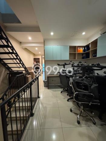 Ruko Kawasan Strategis Kawasan Kemang, Luas 215m², Mainroad Ruko Kawasan Strategis Kawasan Kemang, Luas 215m², Mainroad