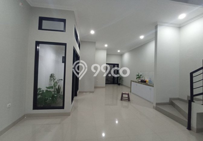 For Sale Rumah 4 Kamar Lokasi Strategis Nyaman dan Strategis di Cinere For Sale Rumah 4 Kamar Lokasi Strategis Nyaman dan Strategis di Cinere