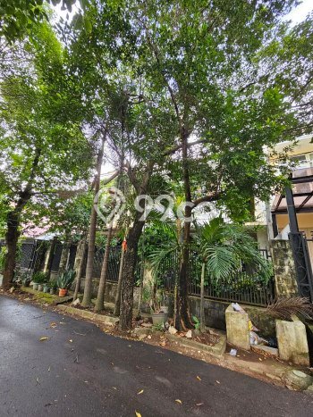 Siap Huni Rumah Mewah 5 Kamar di Kebayoran Baru Dekat ke Mana Pun Siap Huni Rumah Mewah 5 Kamar di Kebayoran Baru Dekat ke Mana Pun
