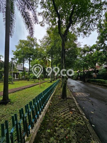 Siap Huni Rumah Mewah 5 Kamar di Kebayoran Baru Dekat ke Mana Pun Siap Huni Rumah Mewah 5 Kamar di Kebayoran Baru Dekat ke Mana Pun
