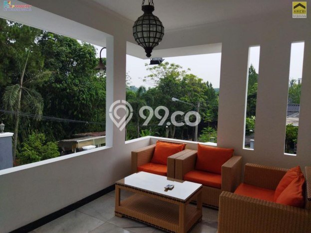 Jual Rumah Luas Elegan Dengan View Eksklusif di Cibubur, Bogor Jual Rumah Luas Elegan Dengan View Eksklusif di Cibubur, Bogor
