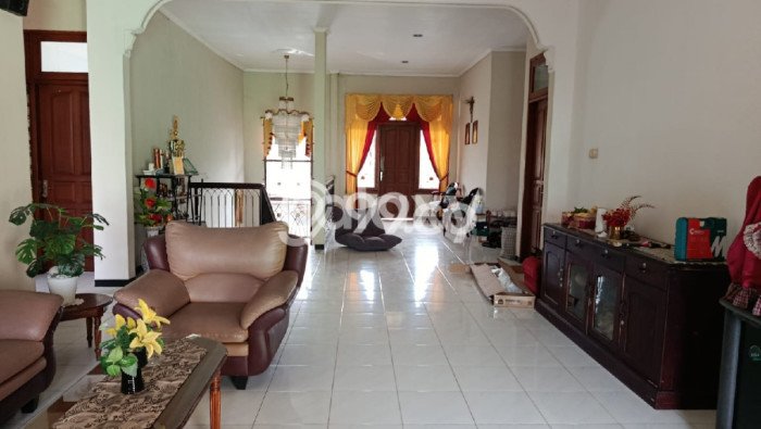 PROMO SPESIAL! Jual Rumah Premium area Waru, Sidoarjo, Luas Tanah 300m2m² Luas Bangunan 500m2m² PROMO SPESIAL! Jual Rumah Premium area Waru, Sidoarjo, Luas Tanah 300m2m² Luas Bangunan 500m2m²