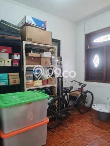 Rumah Elit LB 300m2 Siap Pakai Desain Elegan di Caman, Bekasi Rumah Elit LB 300m2 Siap Pakai Desain Elegan di Caman, Bekasi