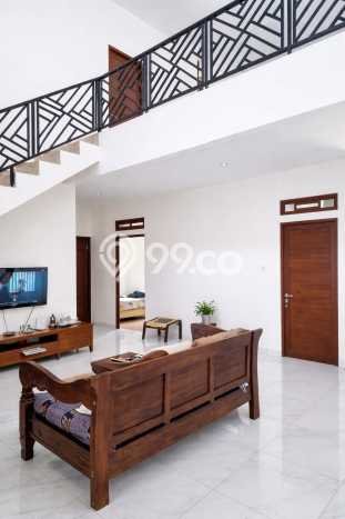 Ready to Use! Luxury House LT 357m2 Desain Modern di Cikunir Ready to Use! Luxury House LT 357m2 Desain Modern di Cikunir