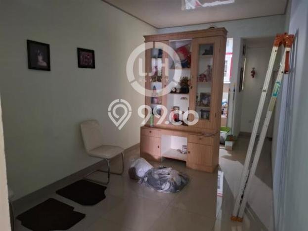 Rumah Mewah LB 90m2 Siap Pakai Desain Elegan di Klender, Jakarta Timur Rumah Mewah LB 90m2 Siap Pakai Desain Elegan di Klender, Jakarta Timur