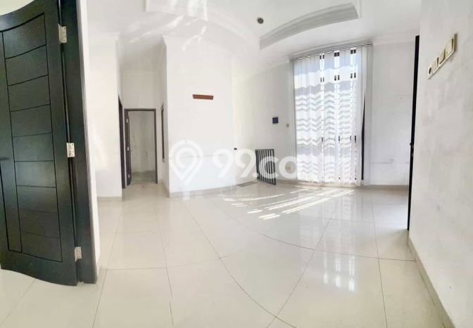 Hunian Mewah LB 157m2 Siap Huni Desain Elegan di Rawamangun, Jakarta Timur Hunian Mewah LB 157m2 Siap Huni Desain Elegan di Rawamangun, Jakarta Timur