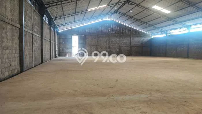 Gudang Area Komersial Kawasan Benda, Luas 2000m², Siap Operasional Gudang Area Komersial Kawasan Benda, Luas 2000m², Siap Operasional