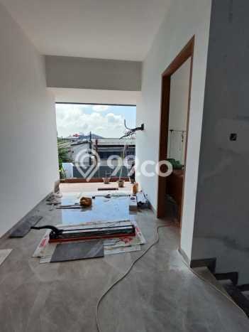 Rumah Elit Akses Strategis di Jakarta Barat Unfurnished Rumah Elit Akses Strategis di Jakarta Barat Unfurnished