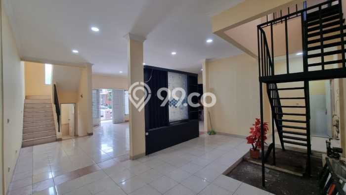 Rumah Mewah LT 144m² / LB 180m² di Kompleks Perumahan Gading Serpong, Tangerang Rumah Mewah LT 144m² / LB 180m² di Kompleks Perumahan Gading Serpong, Tangerang