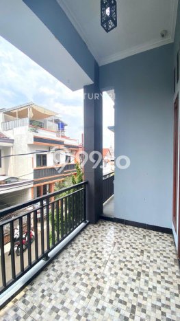 Sewa Rumah Murah di Pondok Kelapa Jakarta Timur Punya 5 Kamar Tidur Sewa Rumah Murah di Pondok Kelapa Jakarta Timur Punya 5 Kamar Tidur