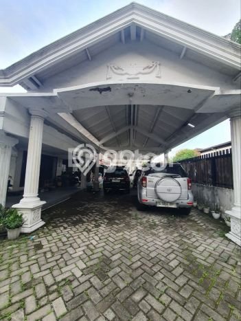 Rumah Elit LB 250m2 Siap Huni Desain Elegan di Kendangsari, Surabaya Rumah Elit LB 250m2 Siap Huni Desain Elegan di Kendangsari, Surabaya