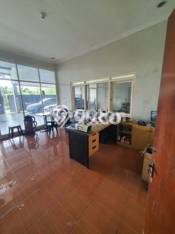 Komersial Premium Kawasan Manyar, Luas 864m2m², Lokasi Jalan Utama Komersial Premium Kawasan Manyar, Luas 864m2m², Lokasi Jalan Utama