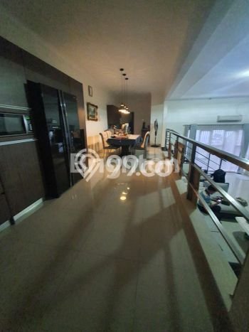 Dijual Rumah Mewah Elegan Dengan View Cantik di Kendangsari, Surabaya Dijual Rumah Mewah Elegan Dengan View Cantik di Kendangsari, Surabaya
