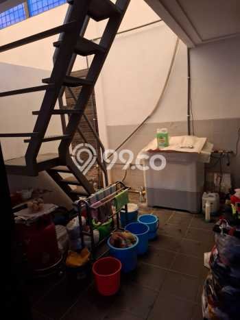 Ready to Use! Luxury House LT 190m2 Desain Modern di Sudirman Ready to Use! Luxury House LT 190m2 Desain Modern di Sudirman