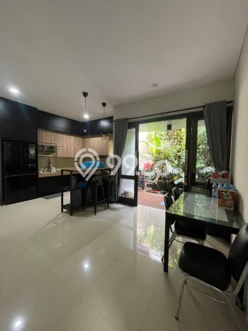 For Sale! Premium House LT 198m2 Desain Elegan di Taman Holis Indah For Sale! Premium House LT 198m2 Desain Elegan di Taman Holis Indah