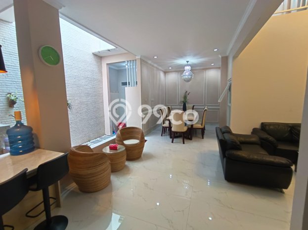 Rumah Disewakan Bandung LT 180m2 LB 250m2 Area Kota Baru Parahyangan Rumah Disewakan Bandung LT 180m2 LB 250m2 Area Kota Baru Parahyangan