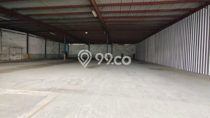 Gudang Disewa di Tangerang dengan LB 1200m2 Area Komersial Ramai Gudang Disewa di Tangerang dengan LB 1200m2 Area Komersial Ramai