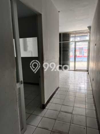 Ruko untuk Disewa di Pusat Jakarta Selatan Luas Bangunan 600m2 Ruko untuk Disewa di Pusat Jakarta Selatan Luas Bangunan 600m2