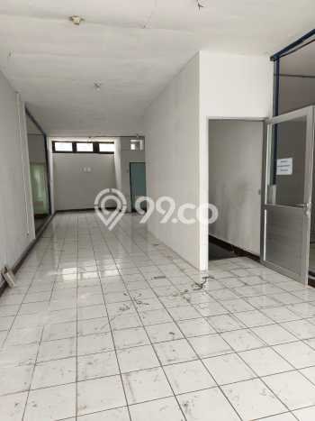 Ruko untuk Disewa di Pusat Jakarta Selatan Luas Bangunan 600m2 Ruko untuk Disewa di Pusat Jakarta Selatan Luas Bangunan 600m2