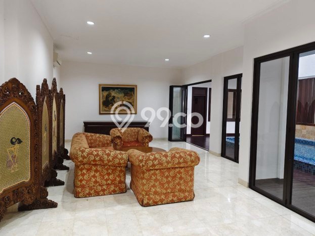 Disewakan Rumah Strategis LT 900m2 / LB 700m2 di Senayan, Jakarta Selatan Disewakan Rumah Strategis LT 900m2 / LB 700m2 di Senayan, Jakarta Selatan