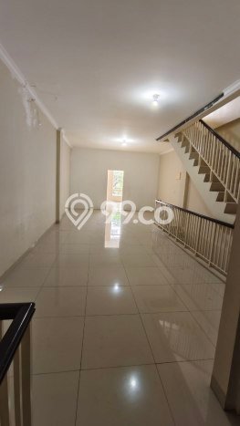 Unit Ruko disewakan di Cipondoh Tangerang dengan LT 67m2 / LB 270m2 Unit Ruko disewakan di Cipondoh Tangerang dengan LT 67m2 / LB 270m2